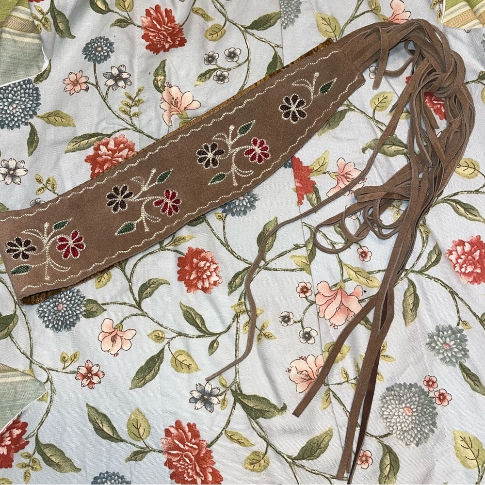 Leather Floral Embroidered Floral Stitched Belt